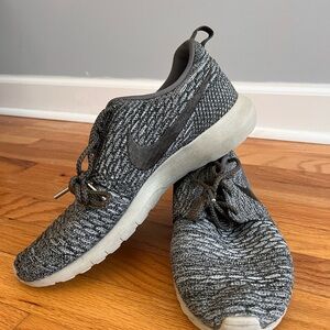 Nike Gray Knit/Flyknit Sneakers sz. 10.5